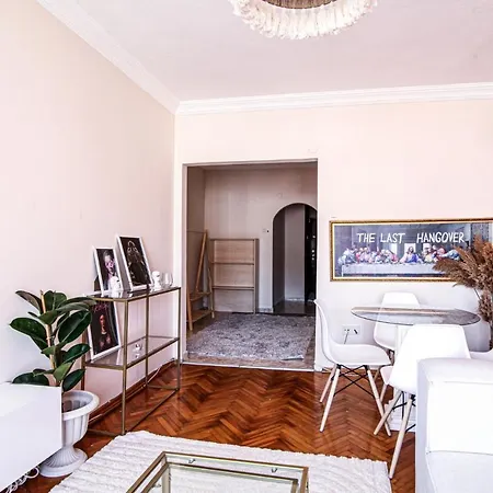 Stylish And Fully Furnished Flat In Ortakoy Διαμέρισμα *